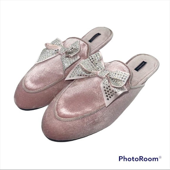 Victoria Secret Rhinestone bow velvet mule slipper - Picture 2 of 7